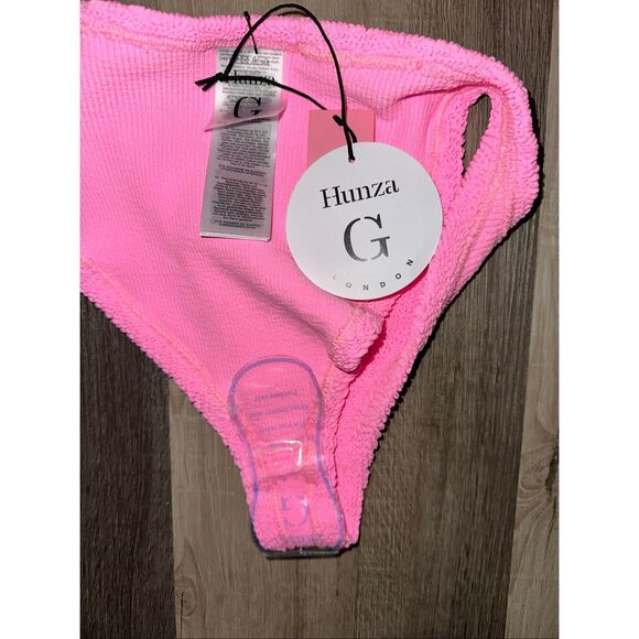 Hunza G Crinkle-Effect Scoopneck Bikini in Bubblegum One Size $240 - Picture 7 of 7